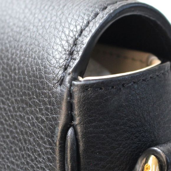 Louis Vuitton Pont Neuf Soft MM Shoulder Bag - Picture 4 of 6